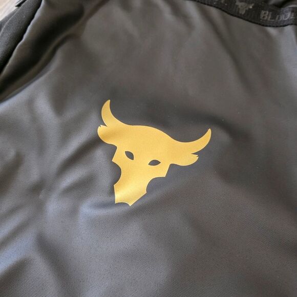 UA Under Armour Project Rock Duffle Backpack Bag Black Gold Gym New 1376459-002 - Picture 6 of 16